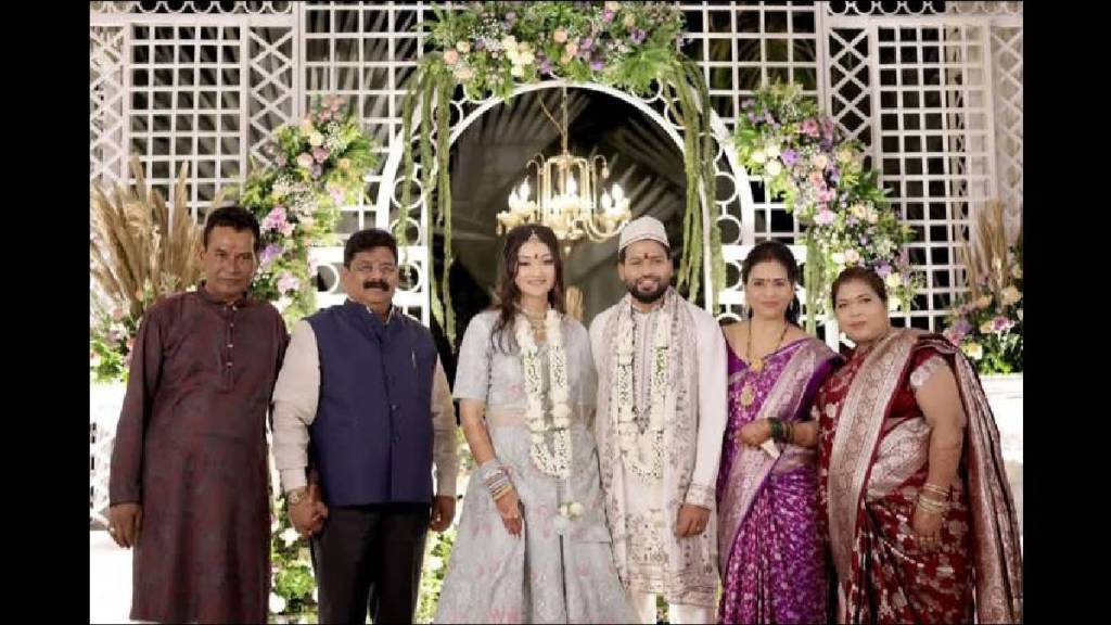 'Prince' Yuvraj gets engaged to Congress MLA Thackeray's daughter