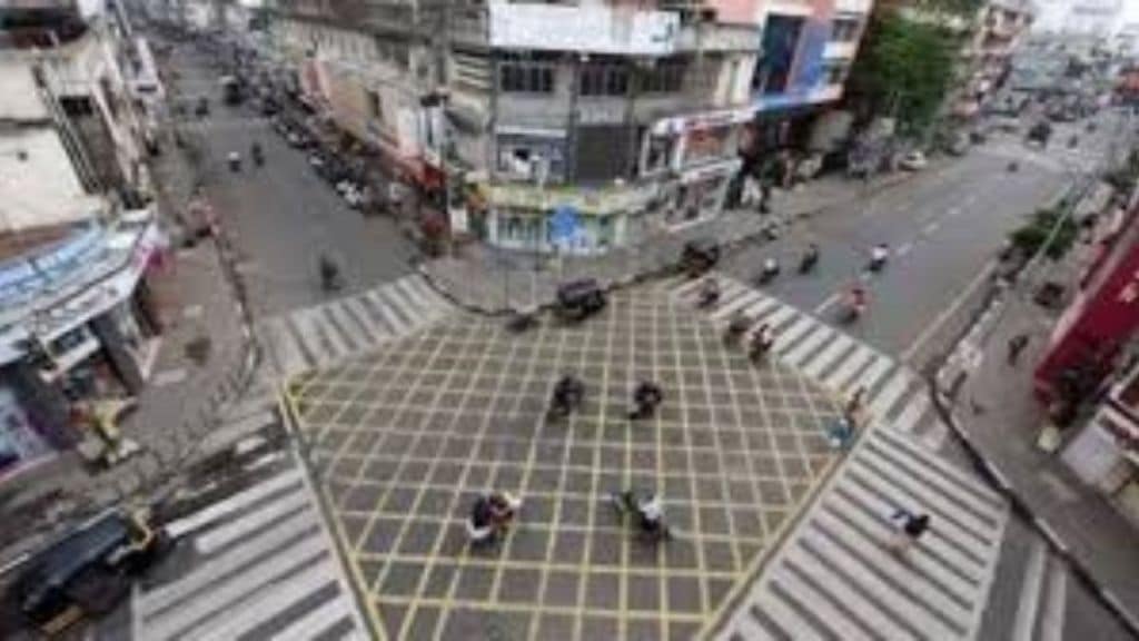 pune traffic experts say road widening not the answer to congestion traffic policy highlighted in public forum