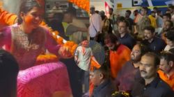 Video: अनंत अंबानी व राधिका मर्चंटचा क्यूट व्हिडीओ व्हायरल; ‘या’ व्यक्तीने वेधले लक्ष, नेटकरी म्हणाले, “त्याला दत्तक…”