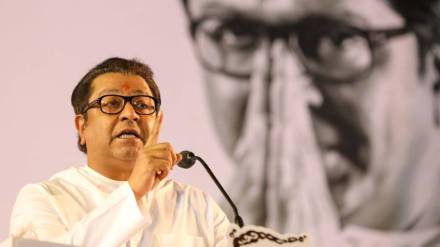 Raj thackeray slams mahayuti government