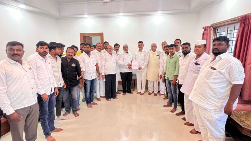 raju shetti urges maharashtra government compensation to farmers after flood heavy rain crop loss