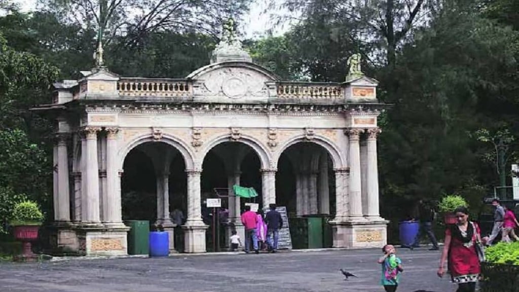 Mumbai botanical garden hours, Veermata Jijabai Bhosale Zoo timings, Ranichi Bagh open Ganesh Chaturthi, Mumbai public holiday garden opening,