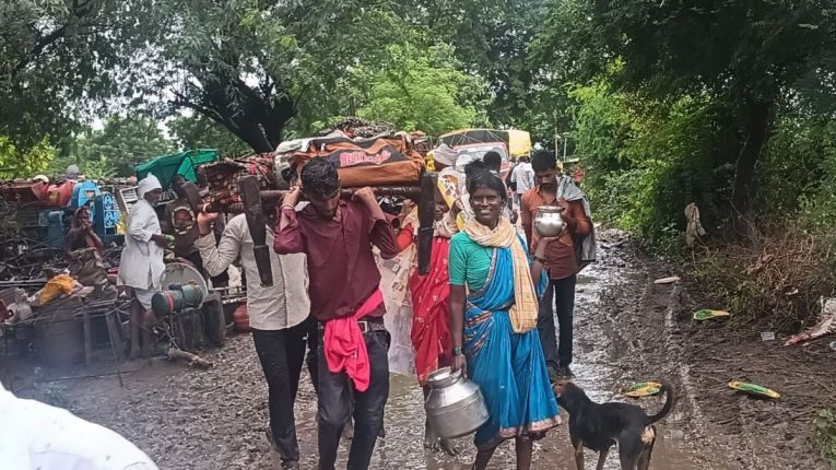 तरंगणारा संसाराचा चिखल, हसनाळवाडीत मदत पोहचली; चिंता मात्र वाढली