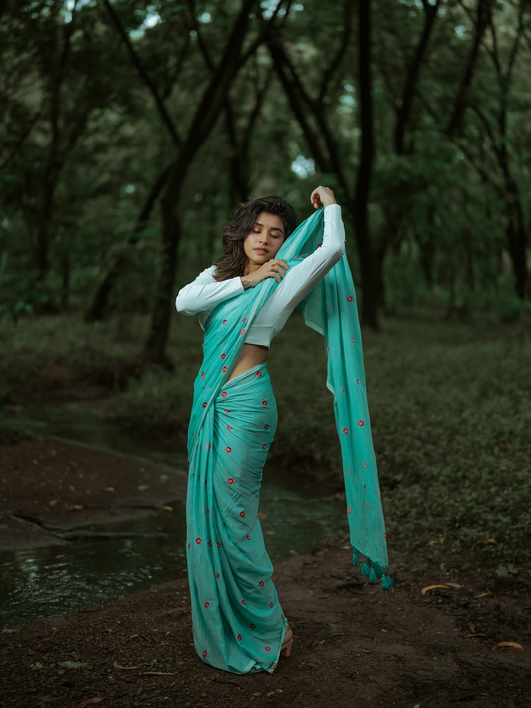 sanskruti balgude saree look