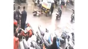 satara rickshaw driver drags woman cop after accident