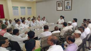 Congress workers meet Satej Patil