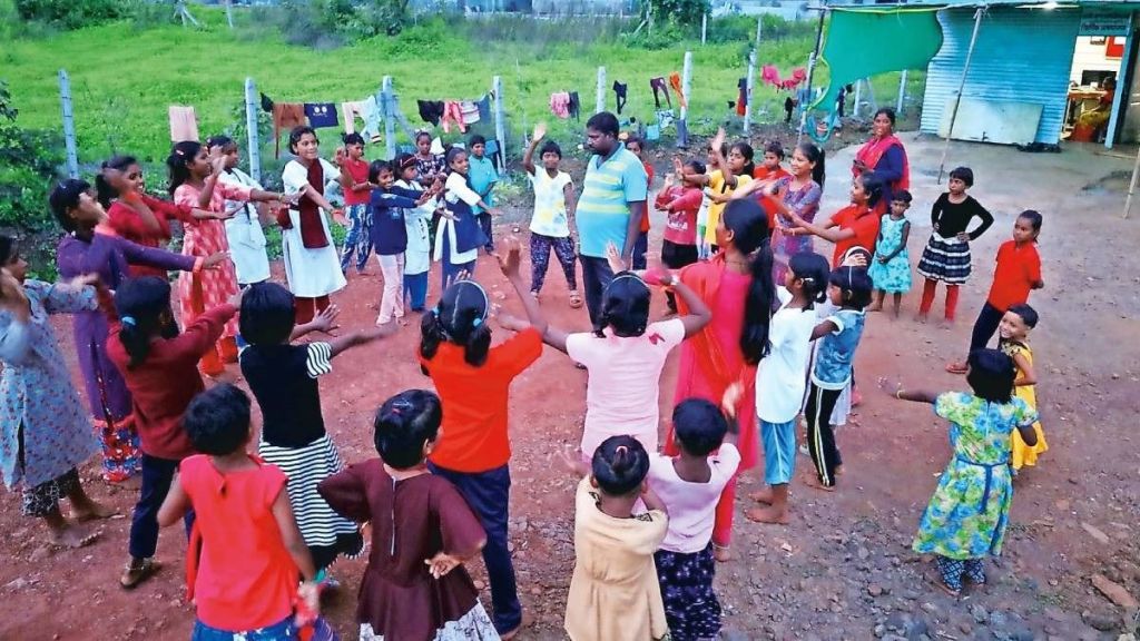 papita malve leads savitri hostel to educate phanse pardhi girls in yavatmal need support