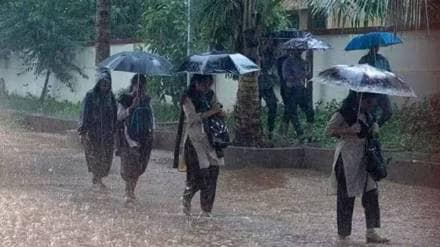continuous rain disrupts life in satara district schools closed on august 20 and 21