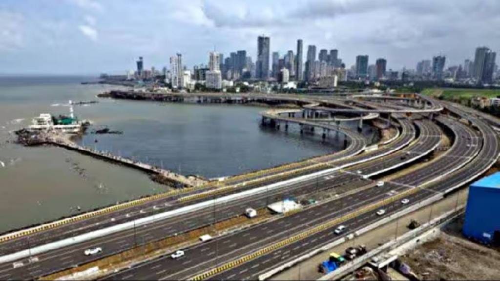 Goregaon flyover obstruction on Versova-Dahisar coastal road