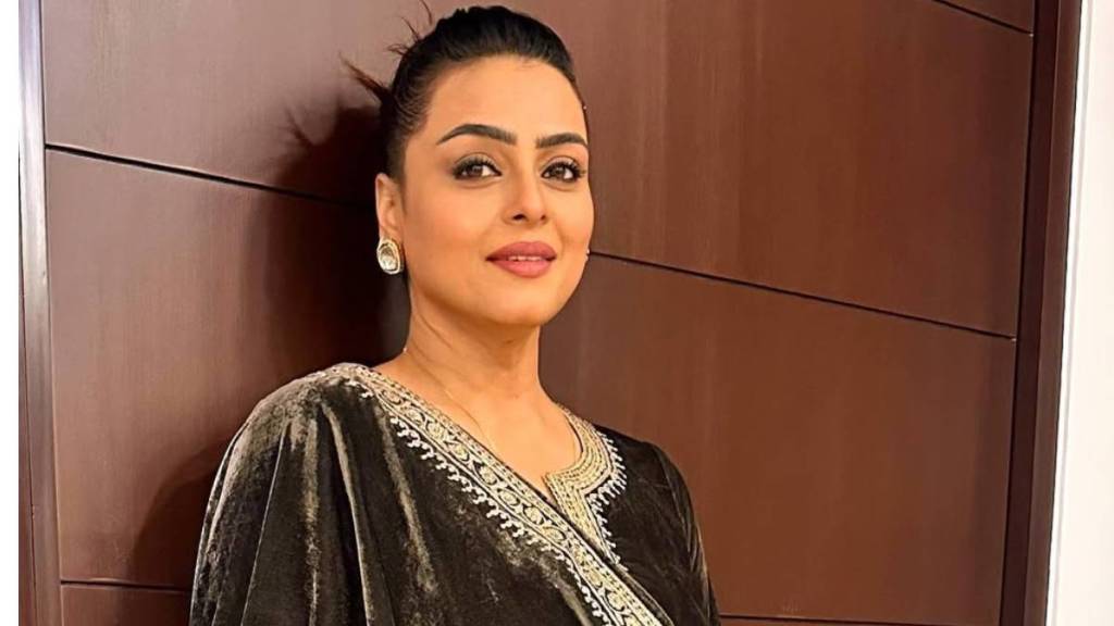 Shilpa Shirodkar Car Hit By Bus Actor Files Police Complaint says Anything Could Have Happened