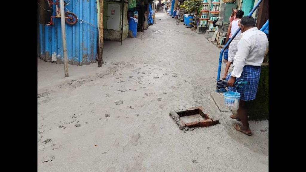 Shiv Sena (Thackeray) concreted the road at its own expense in shivdi