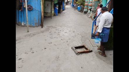 Shiv Sena (Thackeray) concreted the road at its own expense in shivdi