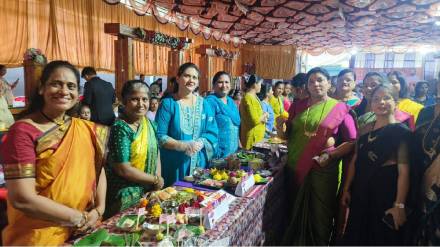 Former Mayor Meenakshi Shinde visited the 'Shravan Mahotsav 2025'