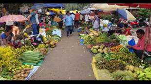 Sindhudurg: Customers throng the market for Ganesh Chaturthi shopping