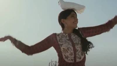 ‘मसक्कली’ ते ‘गुटूर गुटूर’! कबुतरांचा उल्लेख असलेली बॉलीवूडमधील ‘ही’ ५ गाणी माहितीहेत का?