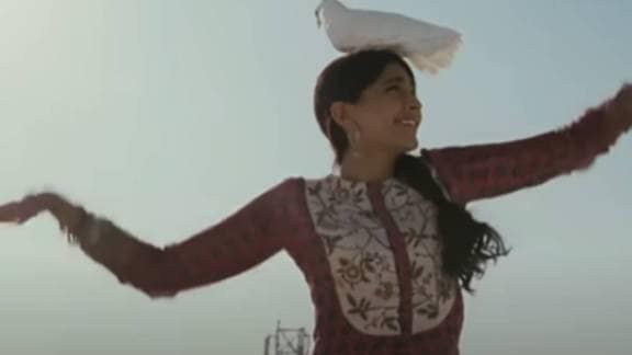From Maine Pyar Kiya to Delhi 6 here are 5 Bollywood films that feature pigeons aka kabootar in their songs