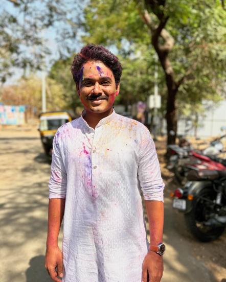 अभिनेता सुनील तांबटने नुकतीच बाबा झाल्याची एक खुशखबर देत त्याला मुलगी झाल्याचं सांगितलंय.