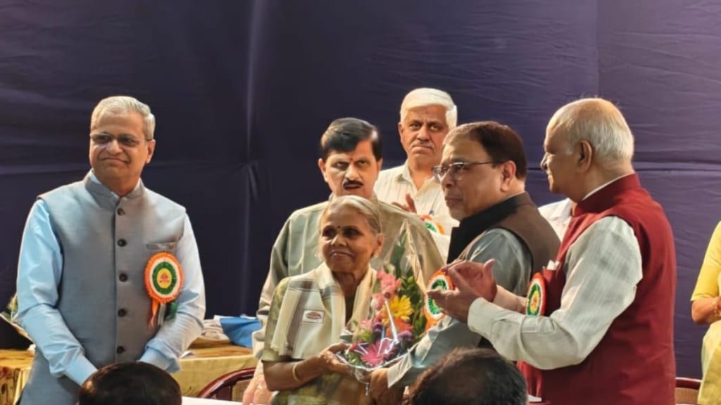 sunita godbole receives lifetime achievement award