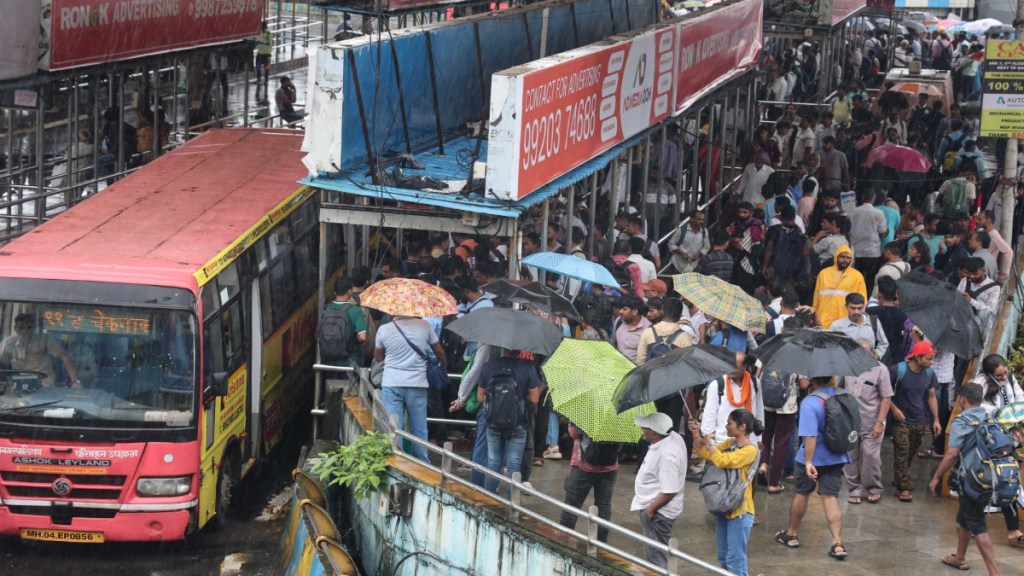 thane central railway suspended tmt steps in thane bus