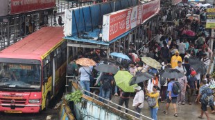 thane central railway suspended tmt steps in thane bus