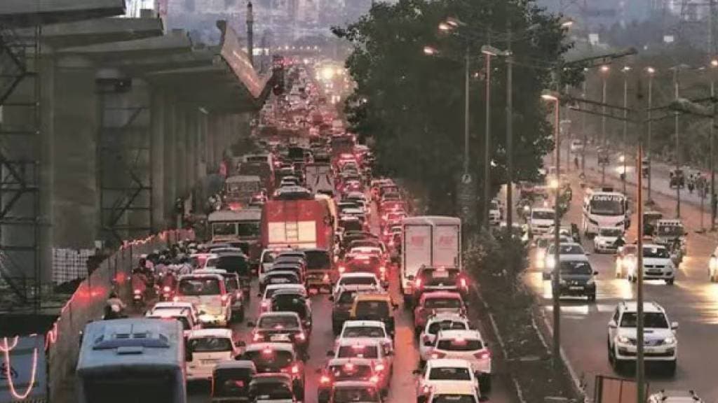 thane city traffic jam traffic police heavy vehicle mumbai nashik highway potholes