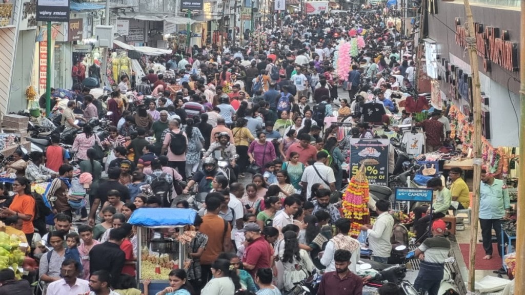 thane ganesh festival rush causes traffic jam