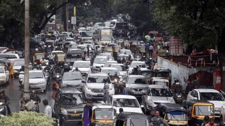 Traffic jam in Pune city due to Rakhi Pournima festival crowd pune print news