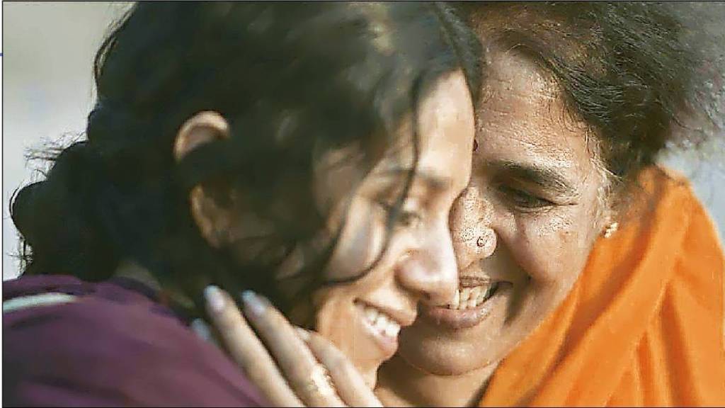 Loksatta chaturang Sushma Deshpande memories lesbian umbartha Movie Role