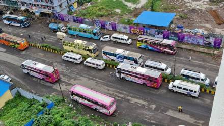 illegal private bus parking in Virar
