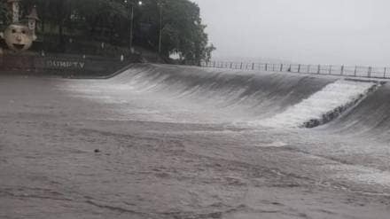 Vihar Lake which supplies water to Mumbai filled with rain Mumbai print news