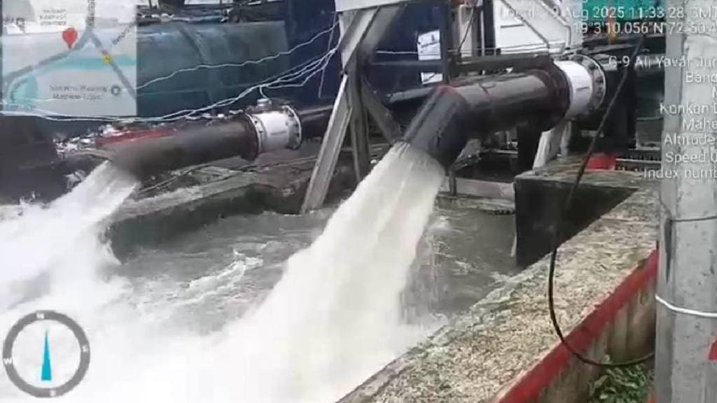 Mumbai pumps 1 million 5 hundred thousand liters of water in four days