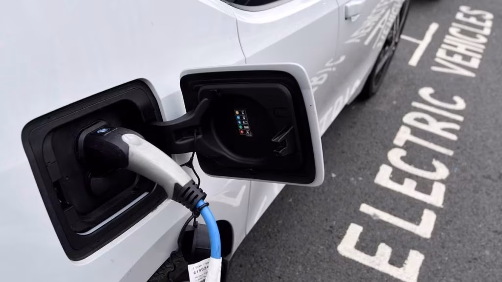 Electric Car News in Marathi 