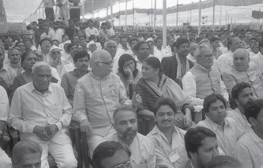 pm narendra modi old rare and unseen photos