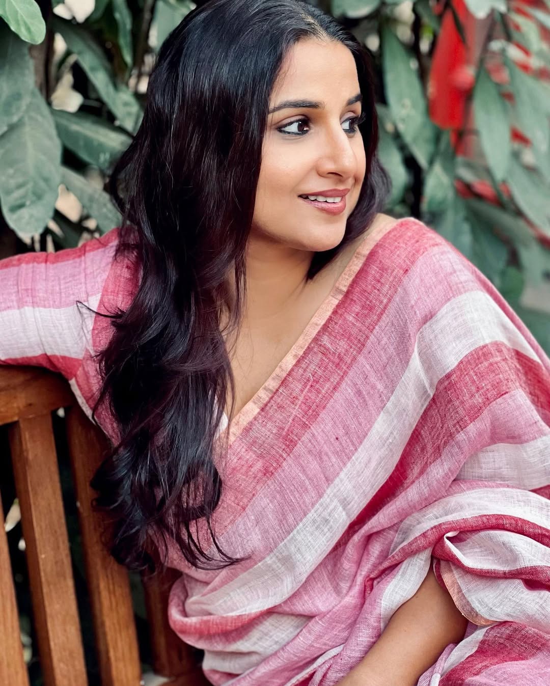 Navratri day 9 bollywood actress vidya balan pink saree photoshoot 