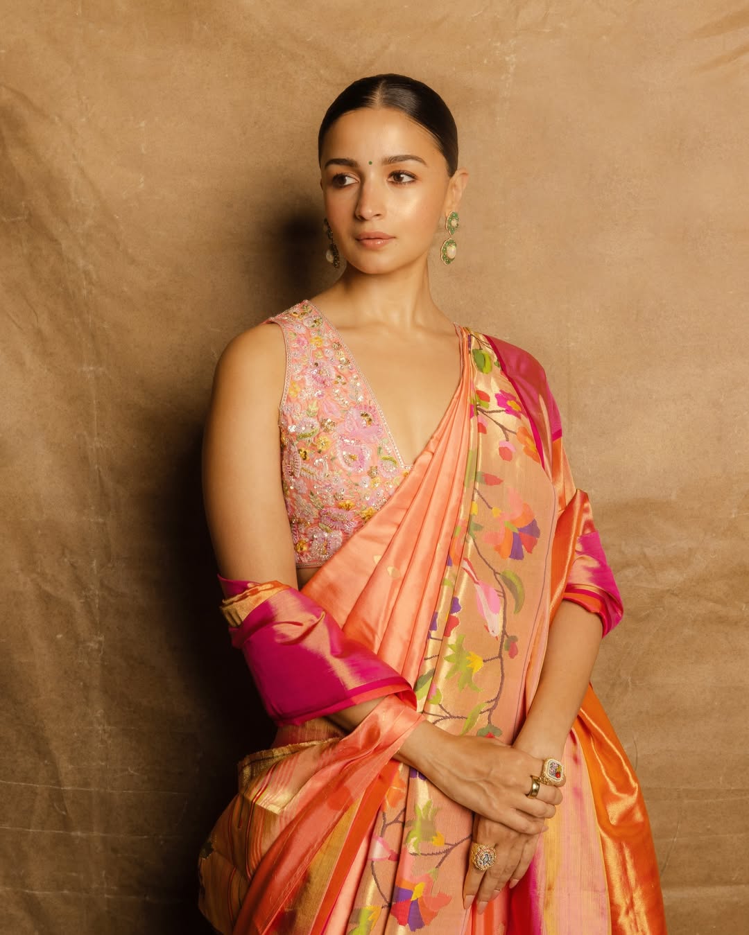 alia bhatt pink saree traditional photoshoot
