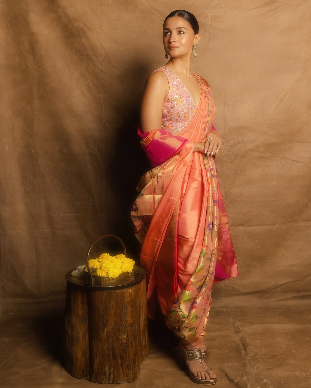alia bhatt pink saree traditional photoshoot