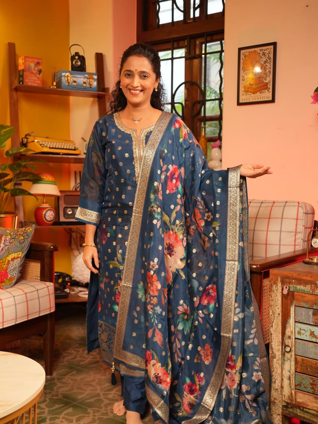 actress rutuja deshmukh