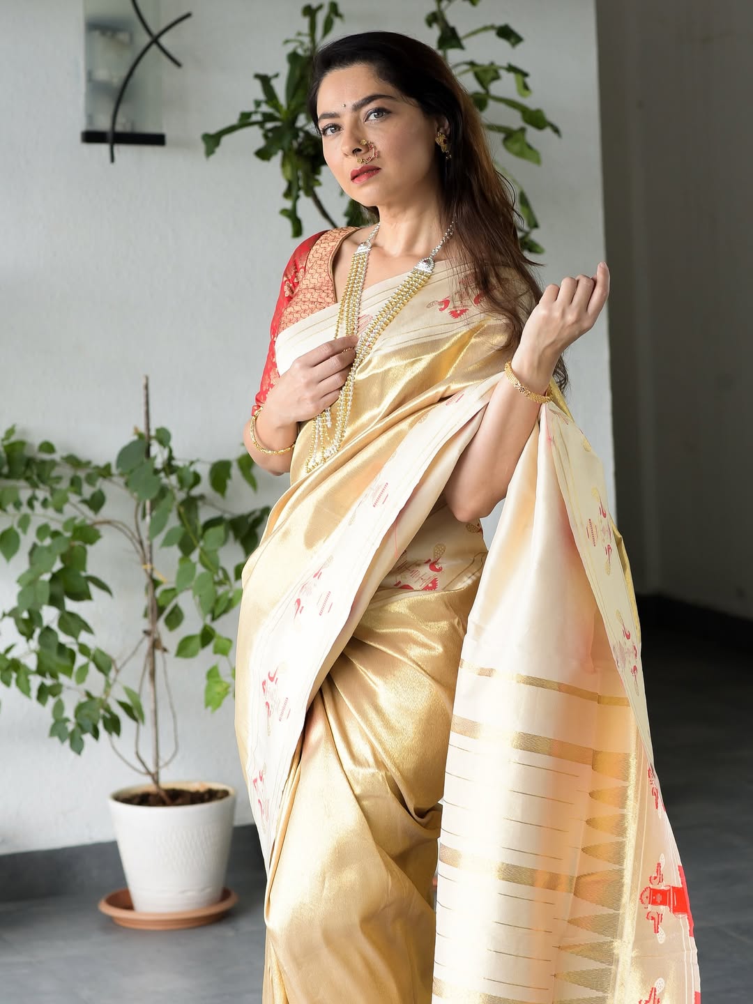 Marathi actress sonalee kulkarni