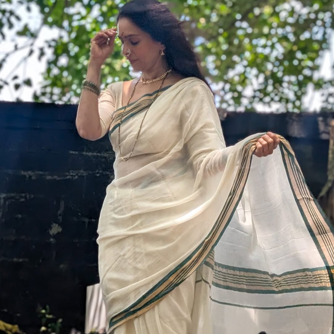 aishwarya narkar handloom cotton white saree photoshoot 