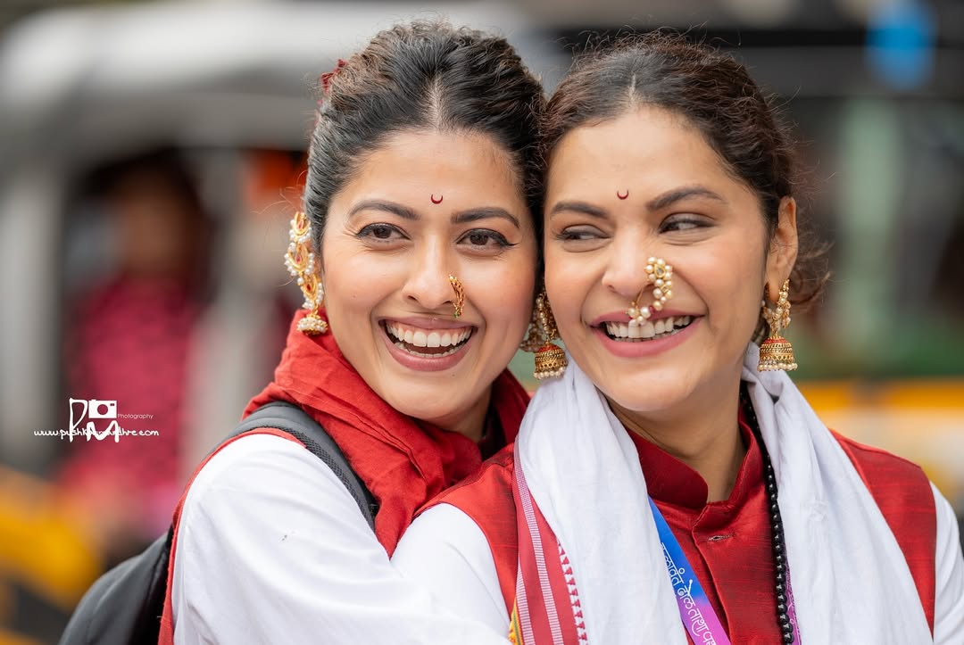 दरम्यान, अभिज्ञा भावे हिनेदेखील याच पथकातील आनंदी क्षण सोशल मीडियावर शेअर करत अनुजासोबतची मैत्री जपली आहे.
