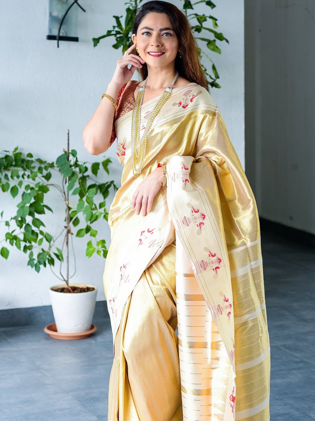 Marathi actress sonalee kulkarni