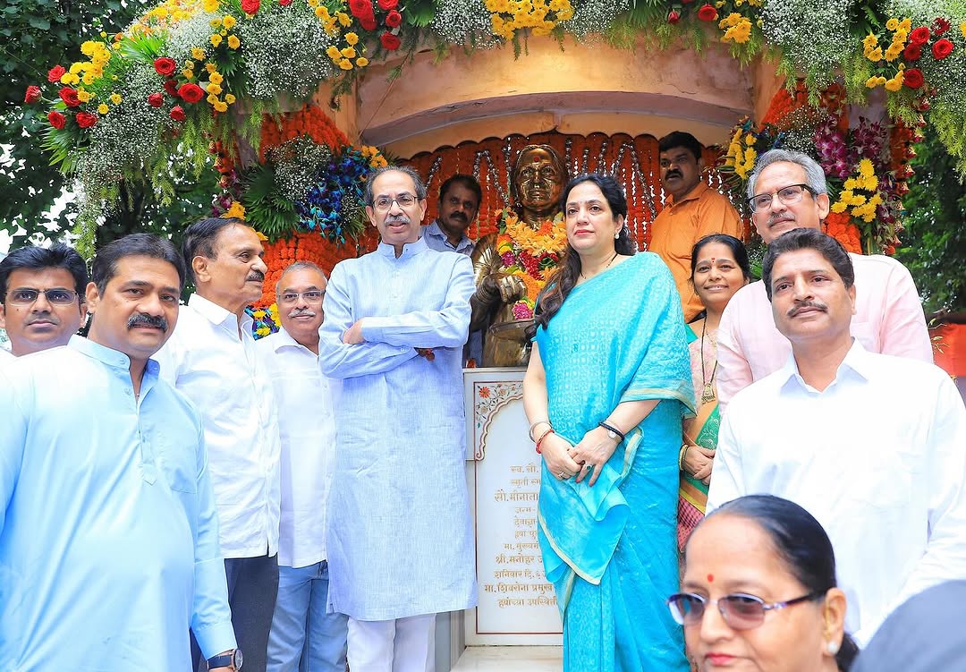 dadar after red paint throw on statue of meenatai thackeray at shivaji park 
