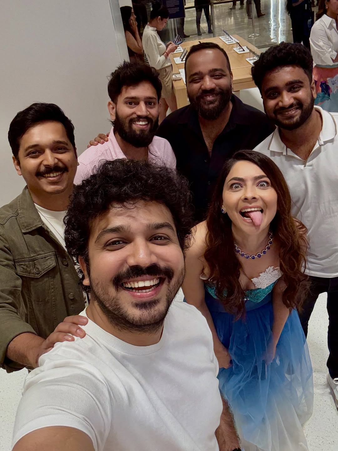 Sonalee Kulkarni at Apple Store Pune launch
