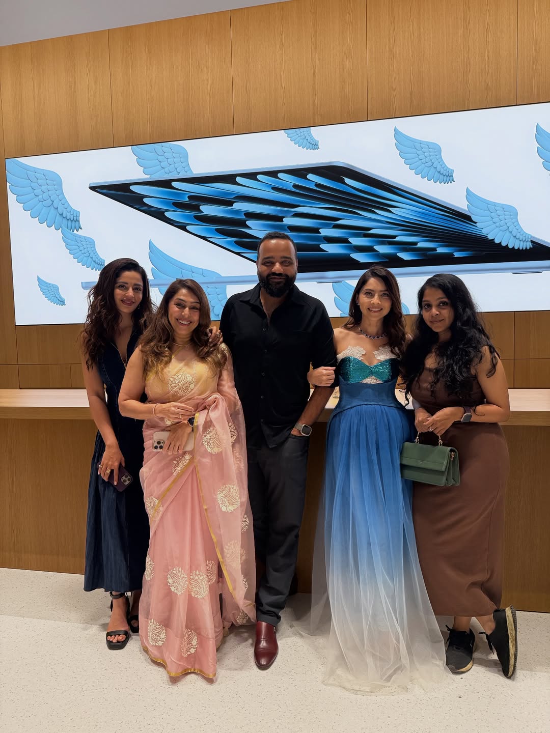 Sonalee Kulkarni at Apple Store Pune launch