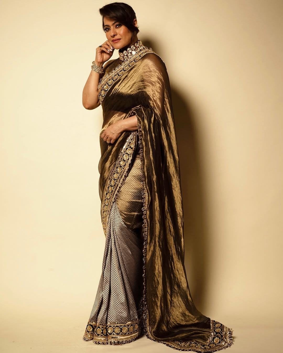 kajol devgan wearing manish malhotra desiner saree