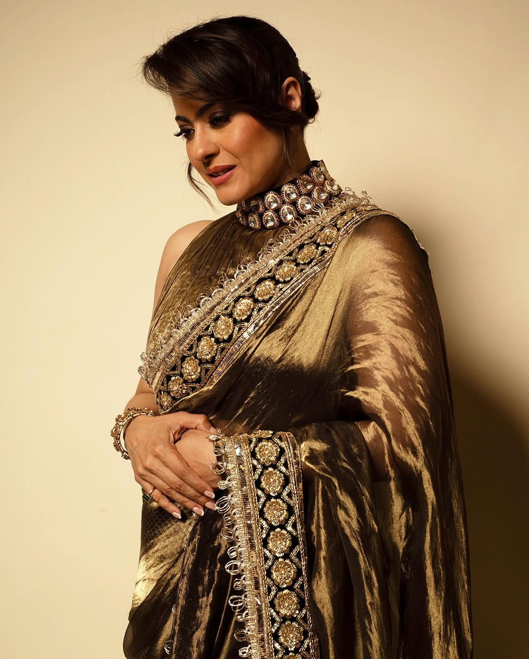 kajol devgan wearing manish malhotra desiner saree