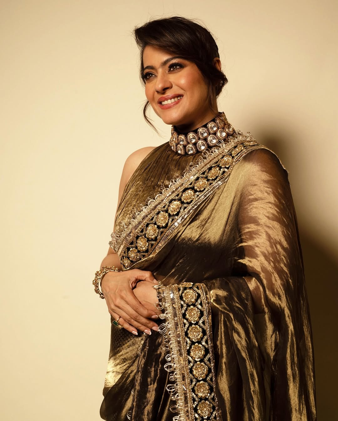 kajol devgan wearing manish malhotra desiner saree