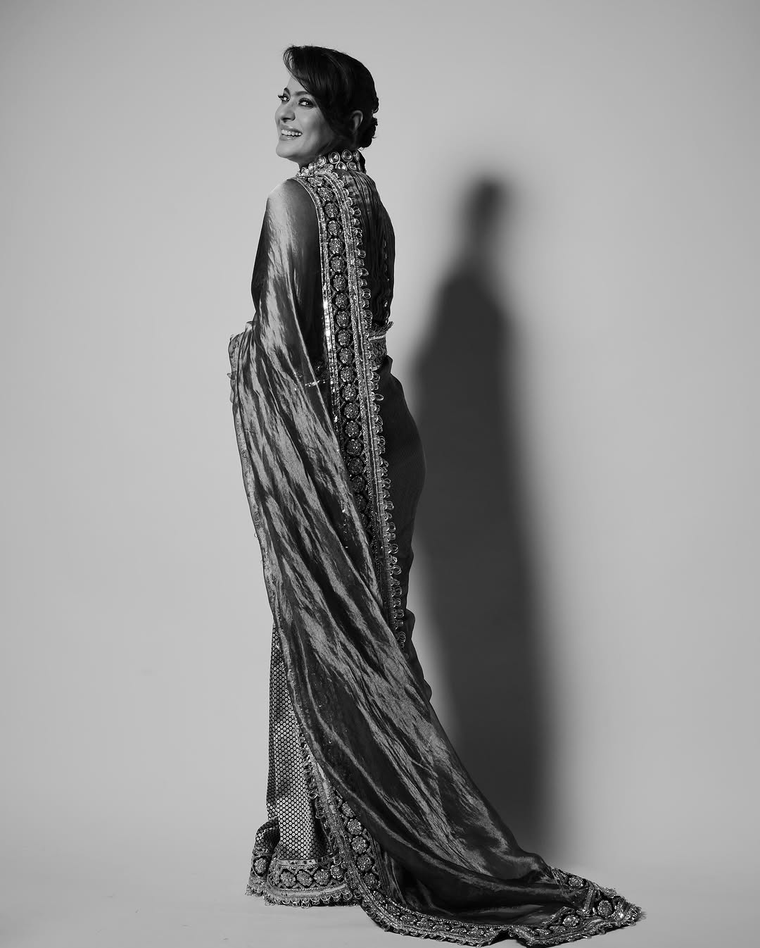 kajol devgan wearing manish malhotra desiner saree