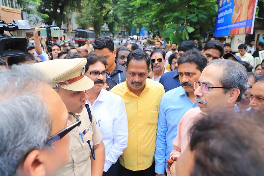 dadar after red paint throw on statue of meenatai thackeray at shivaji park