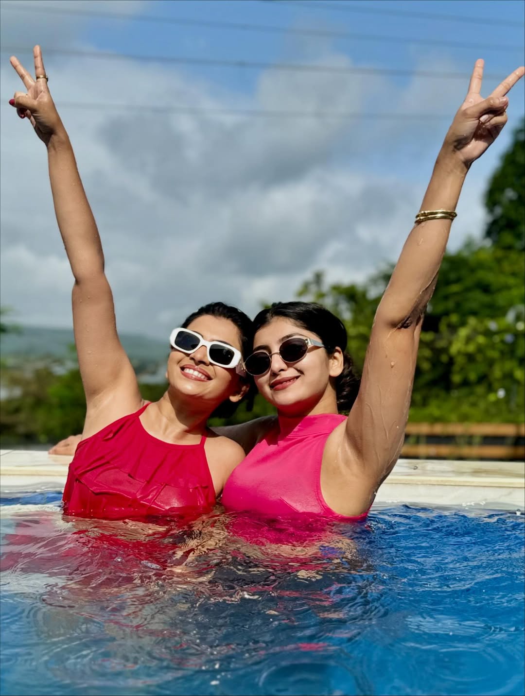 ruchira jadhav new photoshoot with sister in swimming pool
